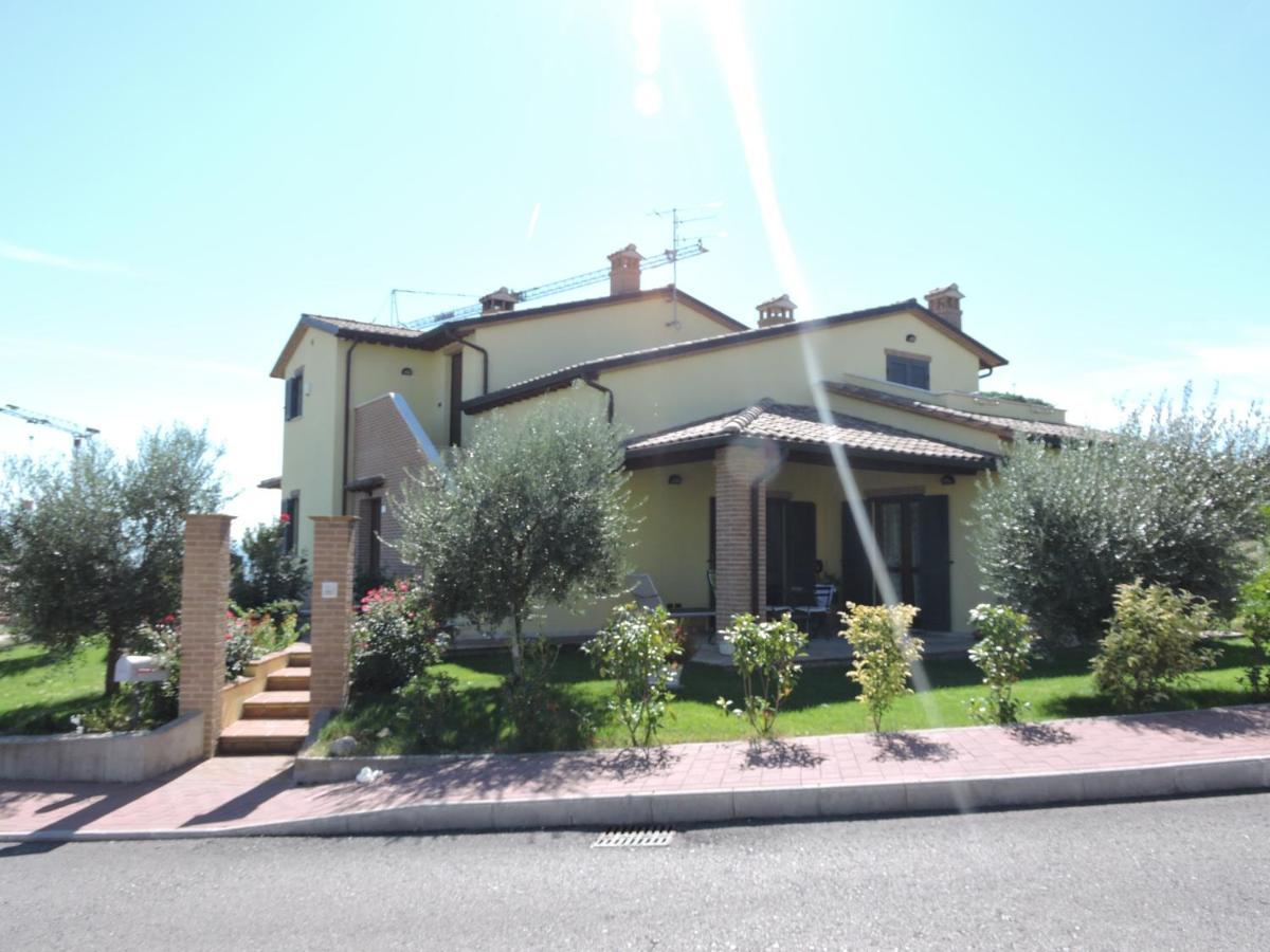 La Casa Di Marco E Lorella Fratta Todina Eksteriør billede