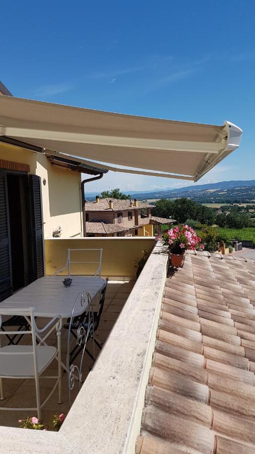 La Casa Di Marco E Lorella Fratta Todina Eksteriør billede
