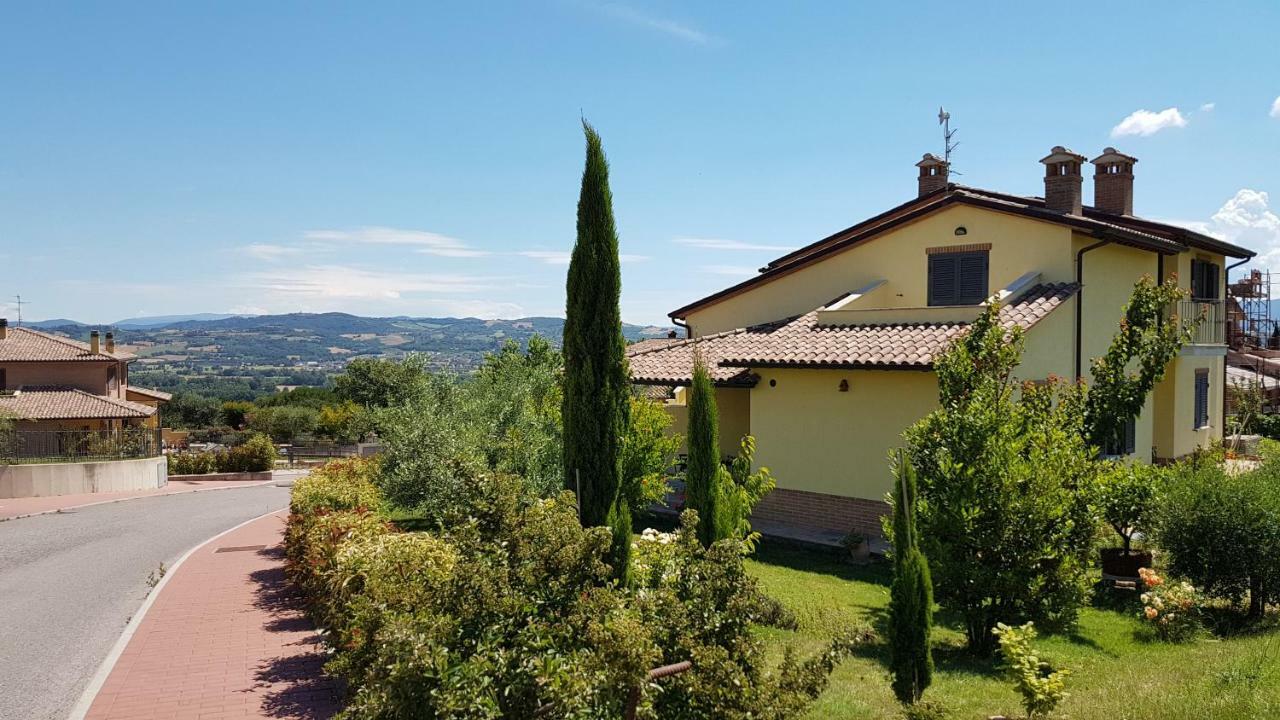 La Casa Di Marco E Lorella Fratta Todina Eksteriør billede